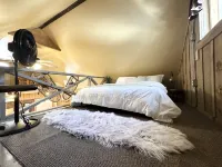 Little Red Cabin by the Brook- 5m to Waterfall