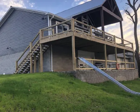 Spectacular Cabin on the White River! Hotels in Izard County