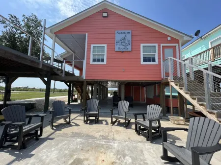 Hackberry Hooker - Private Canal