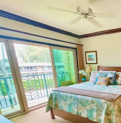 Luxury Condo-2Waterslides, 3 hottubs, huge pool, BBQ’s, AC, WiFi & 3-75” TV’s