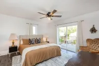 Downtown Historic Spacious 5 Bed Hotels near North American Baptist Heritage Center