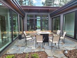 Amazing New 5 Bed Home Next to the Columbia River. Sleeps 10 Adults & 6 Kids