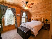 Tranquil Woodsy Getaway in Leelanau Peninsula - Golf, Wineries, Hiking, Beaches!