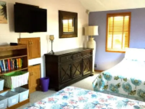 2 BR House Beach Haven Centrally located Hotels in Beach Haven