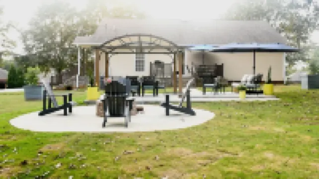 Madison, Huntsville Alabama 4 Bedroom Vacation Rental on a 1 Acre Lot