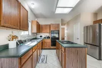 Heated Pool, Hot Tub, Gym, Fenced Outdoor Hangout, Blackstone and Traeger Grills