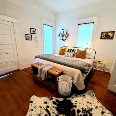 Remodeled Modern Farmhouse on acreage near ALL area attractions!!! Hotels near Somervell County Museum