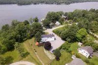 Relax by "The Water's Edge enjoy amazing views and year round fun! 3BR/2.5BA