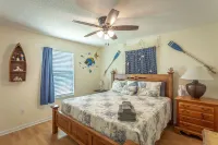 5 Bedroom Beach House Slps 12 - Private Beach - Shells - Fishing -Screened Porch