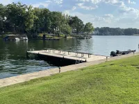 Relaxation Retreat-Cozy “Retreat” to unwind located directly on the water’s edge