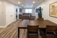 Excellent location for skiing!  Brand new, comfy 2BR apartment Hotels in Cottonwood Heights