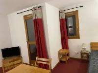 1 Bedroom Apartment in la Plagne-Tarentaise Các khách sạn ở Bellentre