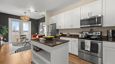 King Bed <> An Alluringly Cozy Suite Xcape โรงแรมใน