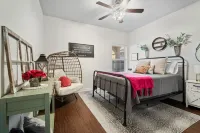 The West Texas Oasis |10 mins from Texas Tech| H-E-B附近的飯店