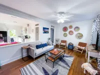 New - Flirty Flamingo Bungalow - close to downtown