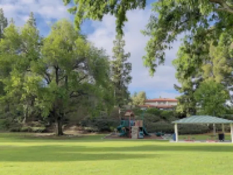 Family Getaway Pool House 5 Beds for 10 Near Disney Mt. SAC Supermarket Shopping Hotels in West Covina