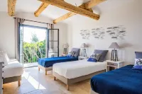 VILLA SOLEIL D'OR GOLFE DE ST TROPEZ, swimming pool at 29° all year round, 180° view