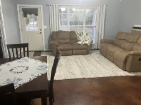 Cozy 1-bedroom house in charming West Point with AC, WiFi 克萊縣酒店