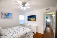 Beach across the street, Alamitos Bay steps away! No hidden Fees! - Holiday bungalows