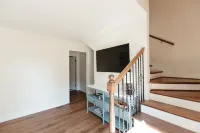 Renovated 3BR home across from Williamsburg Winery with great outdoor space!