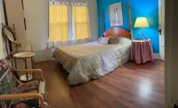 Classic 20th Century Architecture, Huge space for large families
