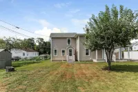 2 BEDROOM APARTMENT IN BRISTOL NEAR PLAINVILLE