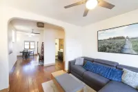 Main Street Carbondale Townhome.  Super Convenient. Hotels in Carbondale