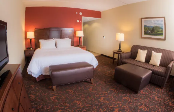 伍德斯託克歡朋套房酒店