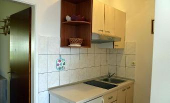 Apartments Zdravko