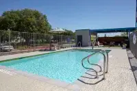 Tru by Hilton Round Rock - Swimmingpools