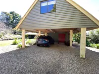NEAR MONTVILLE ... LATE CHECK-OUT ON SUNDAYS OF 5pm ... when booking a weekend