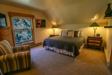 Private Cabin in beautiful Downtown Steamboat! BEST LOCATION in OLD TOWN!