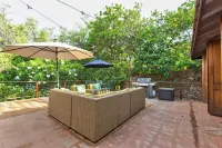 Spectacular Beachfront Home! Waialea Bay Beach House on White Sand Beach Hotels near Waialea Beach