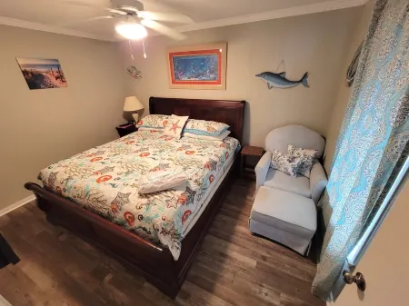 2024 Totally Renovated Oceanview condo Indoor/Outdoor Pool, 150' Waterslide Wifi