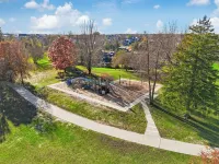 Spacious 6-Bed 3-Bath Retreat Next to park—ideal for Family & Group Getaways