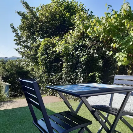 3-star gîte, green setting, close to shops, free WiFi