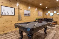 Brand new/Luxury Cabin/ 2 min to Dollywood/Hot-tub