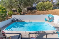 Winemakers Home🍷 Mid-Century Modern😎Pool⛱Walk to Downtown Paso! - สระว่ายน้ำส่วนตัว
