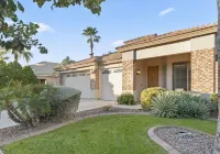 4-bedroom house in lovely Glendale with WiFi, AC 5 minutes From Westgate