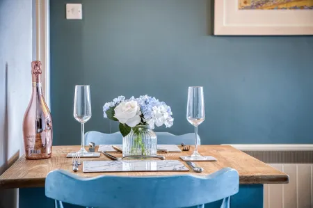 Driftwood Den - 1 Bedroom Apartment - Saundersfoot