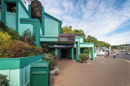 Oceanic Mirage - Newly Remodeled Family Friendly Ocean View Отели рядом с достопримечательностью «Порт оф Ньюпорт - Коммершиал Марина»