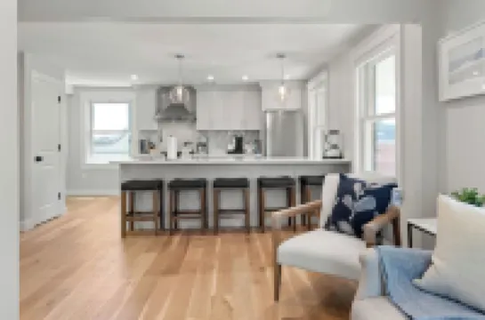 2 Bed, 1.5 Bath Stunning Apartment, Central Andover Location