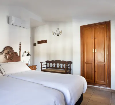 Tugasa Hotel la Posada Hotels in Sierra de Cadiz