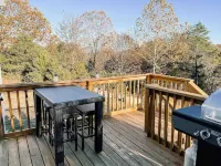 Modern Farmhouse With a Loft, Unbeatable Location