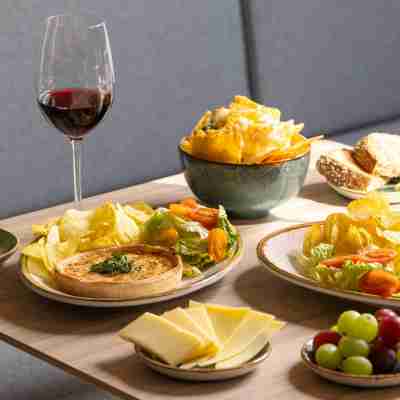 Holiday Inn Express & Suites Sion Dining/Meeting Rooms