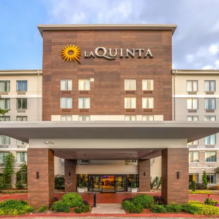 La Quinta Inn & Suites by Wyndham Atlanta Airport North