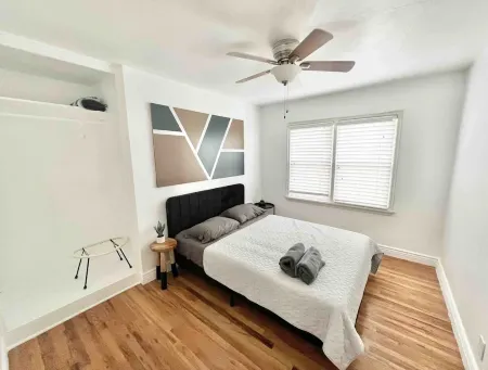 Cozy Reno NV House by DT & UNR w/ pool table Отели рядом с достопримечательностью «Парк Ранчо Сан Рафаел Офф-Лиш Дог»