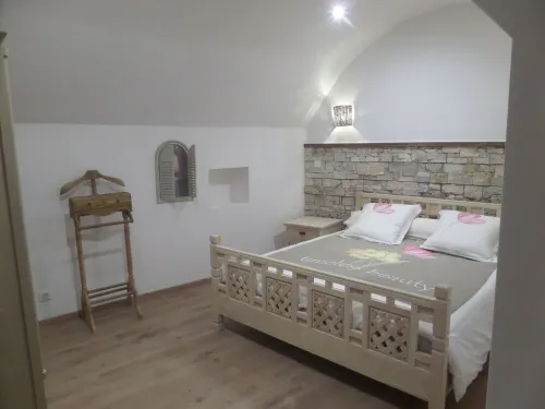 Private Apartment Classified  in 17th Century House Hotels in Venejan