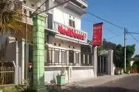 RedDoorz Near Rsud Nganjuk Các khách sạn ở Nganjuk Sub-District