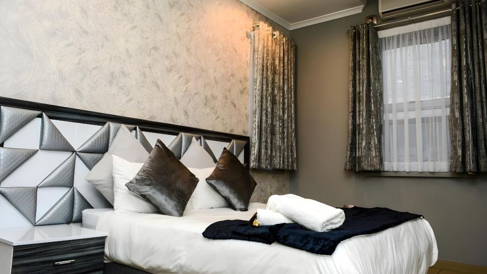 Tudor House Hotel